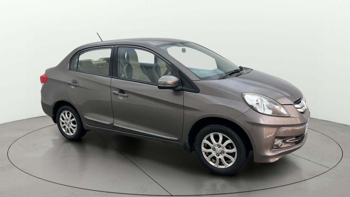 2015 Honda Amaze 1.2L I-VTEC VX AT, Petrol, Automatic, 86,211 km, Right Front Diagonal