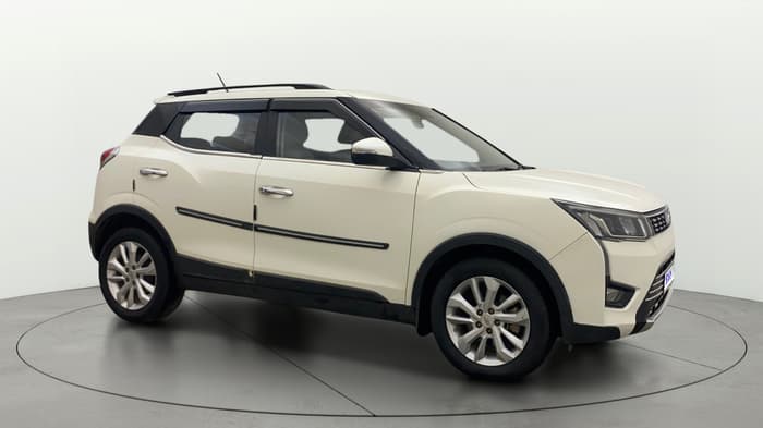 2020 Mahindra XUV300 W8 1.5 DIESEL, Diesel, Manual, 98,234 km, Right Front Diagonal