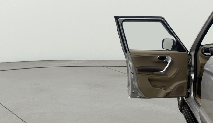 2017 Mahindra TUV300 T8, Diesel, Manual, 70,081 km, LHS Front Door