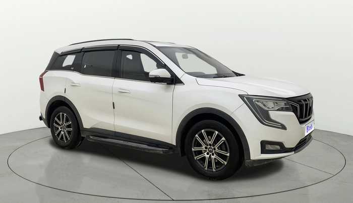 2021 Mahindra XUV700 AX 7 LUXURY D AT 7 STR, Diesel, Automatic, 1,00,162 km, Right Front Diagonal