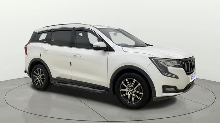 2021 Mahindra XUV700 AX 7 LUXURY D AT 7 STR, Diesel, Automatic, 99,868 km, Right Front Diagonal