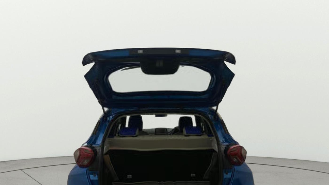 2022 Tata PUNCH CREATIVE  1.2 RTN DUAL TONE, Petrol, Manual, 17,042 km, Boot Door Open