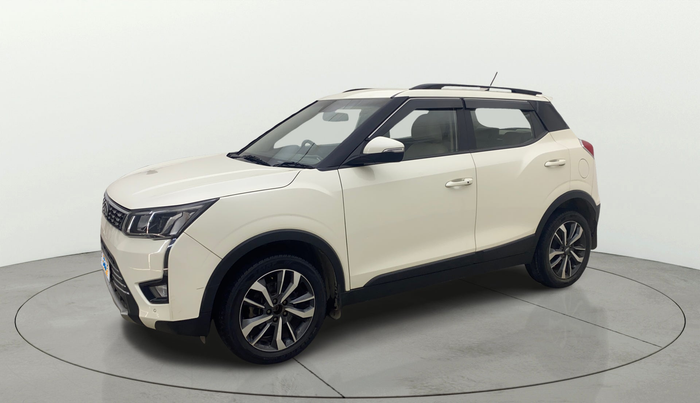 2021 Mahindra XUV300 W8 (O) 1.5 DIESEL, Diesel, Manual, 62,543 km, Left Front Diagonal