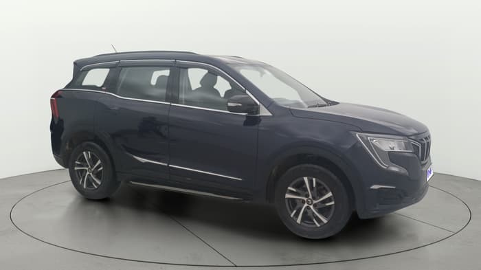 2022 Mahindra XUV700 MX P MT 5 STR, Petrol, Manual, 13,922 km, Right Front Diagonal