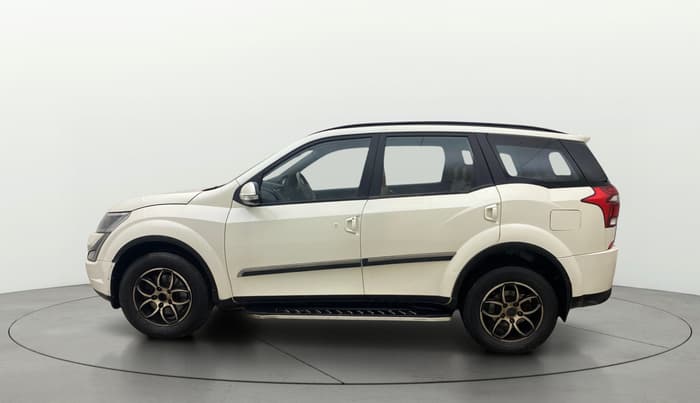 2020 Mahindra XUV500 W7, Diesel, Manual, 44,835 km, Left Side