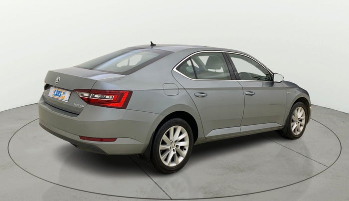 2016 Skoda Superb L&K 1.8 TSI AT, Petrol, Automatic, 51,905 km, Right Back Diagonal