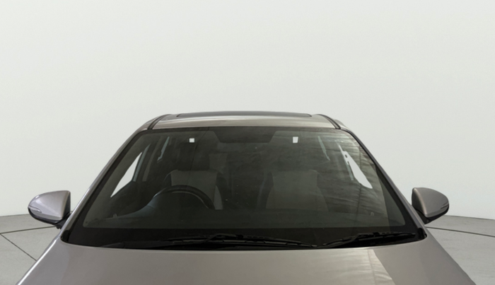 2017 Hyundai Verna 1.6 VTVT SX O, Petrol, Manual, 17,693 km, Front Windshield