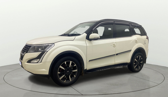 2018 Mahindra XUV500 W11(O), Diesel, Manual, 87,270 km, Left Front Diagonal