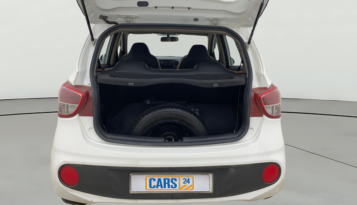 2017 Hyundai Grand i10 MAGNA 1.2 KAPPA VTVT CNG, CNG, Manual, 1,01,933 km, Boot Open Zoomed View