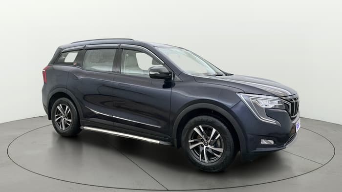 2023 Mahindra XUV700 AX 5 P MT 7 STR, Petrol, Manual, 33,098 km, Right Front Diagonal