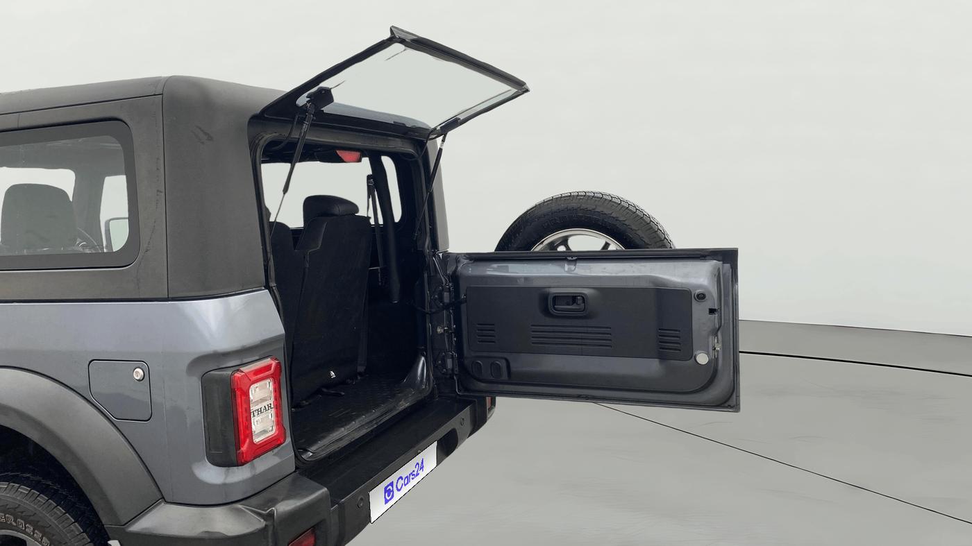 2022 Mahindra Thar LX PETROL HT 4WD AT, Petrol, Automatic, 20,807 km, Boot Door Open