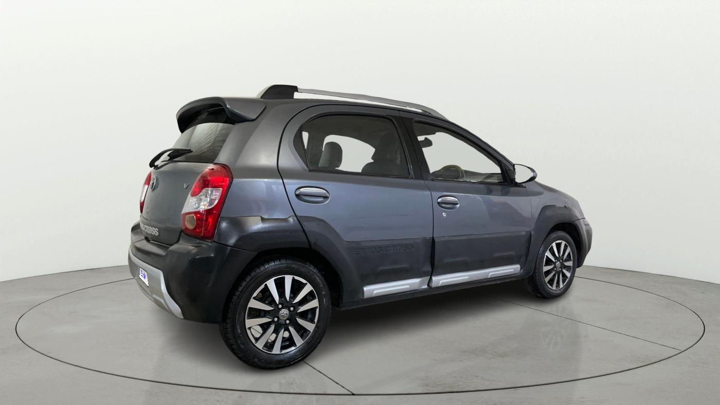 2014 Toyota Etios CROSS 1.5 V, Petrol, Manual, 66,631 km, Right Back Diagonal