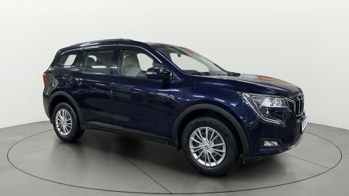 2022 Mahindra XUV700 AX 3 P MT 5 STR, Petrol, Manual, 74,579 km, Right Front Diagonal