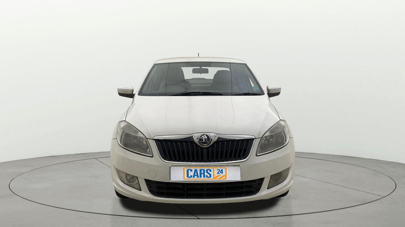 2013 Skoda Rapid AMBITION 1.6 TDI CR MT PLUS ALLOY, Diesel, Manual, 1,19,608 km, Front