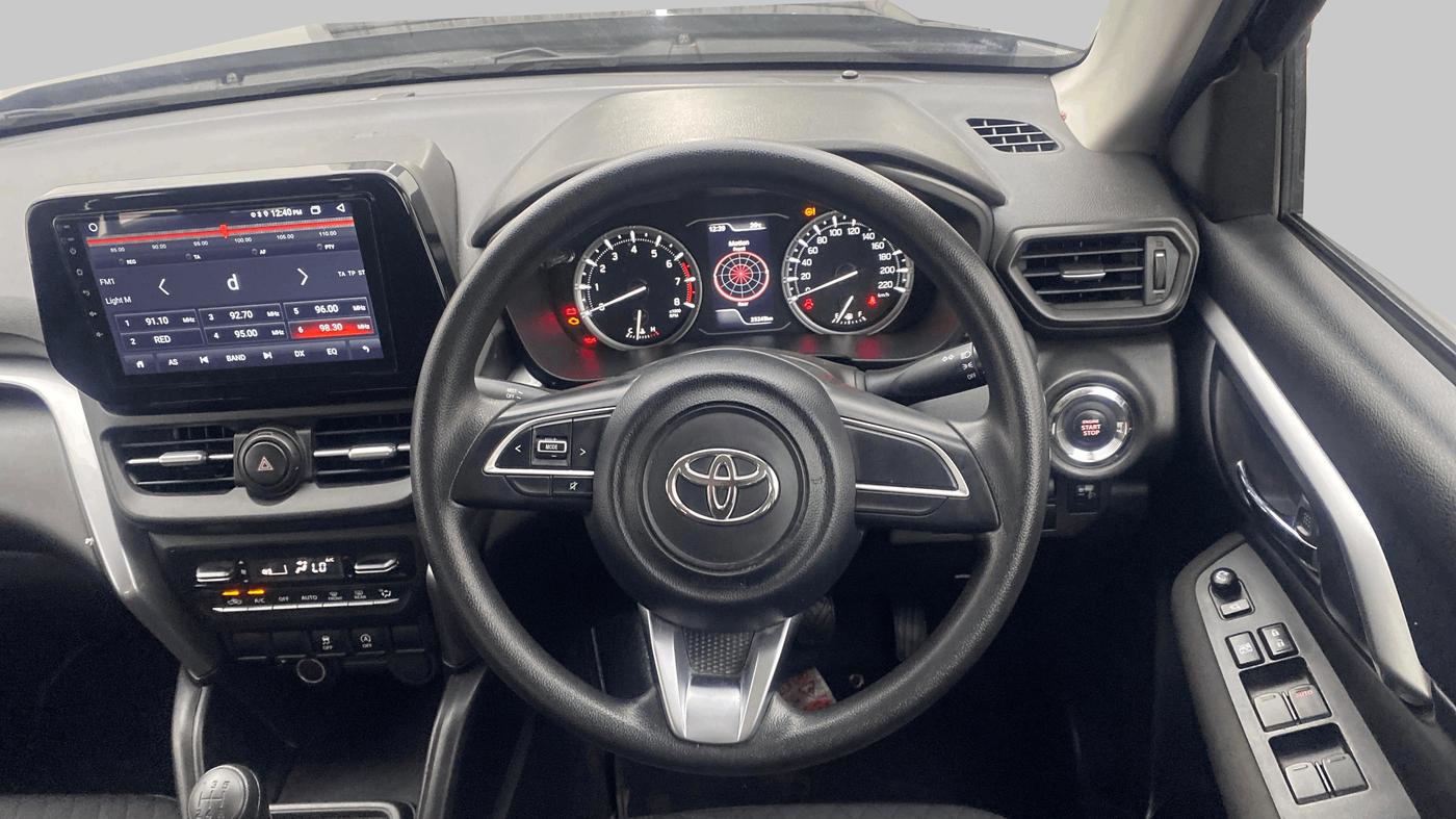 2023 Toyota URBAN CRUISER HYRYDER E NEO DRIVE, Petrol, Manual, 25,249 km, Steering Wheel Close Up