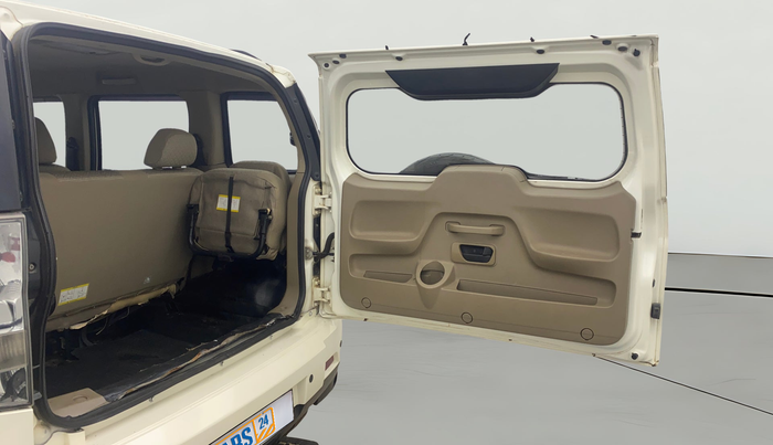2019 Mahindra TUV300 T10, Diesel, Manual, 1,12,608 km, Boot Door Open