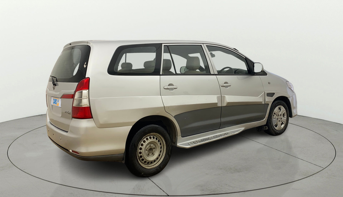 2014 Toyota Innova 2.5 GX 8 STR, Diesel, Manual, 73,319 km, Right Back Diagonal