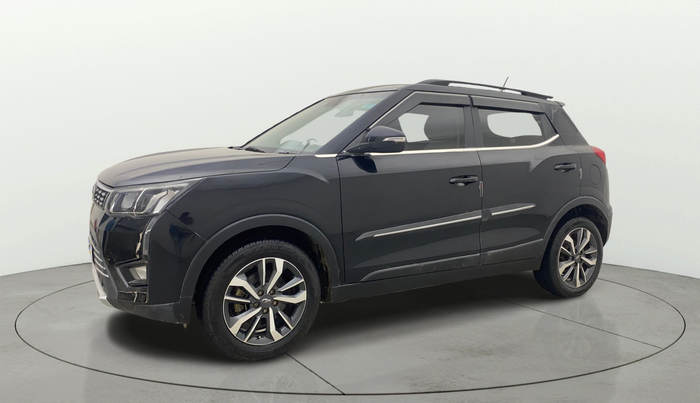 2021 Mahindra XUV300 W8 (O) 1.2 PETROL, Petrol, Manual, 82,584 km, Left Front Diagonal