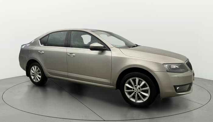 2017 Skoda Octavia STYLE PLUS AT 1.8 TSI, Petrol, Automatic, 1,03,026 km, Right Front Diagonal