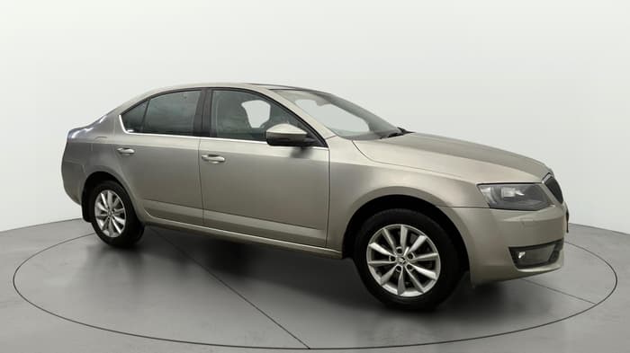 2017 Skoda Octavia STYLE PLUS AT 1.8 TSI, Petrol, Automatic, 1,03,026 km, Right Front Diagonal