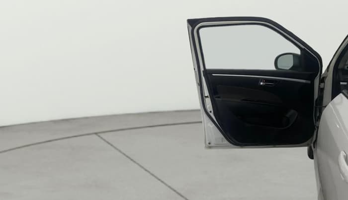 2013 Maruti Swift VXI, Petrol, Manual, 1,25,352 km, LHS Front Door