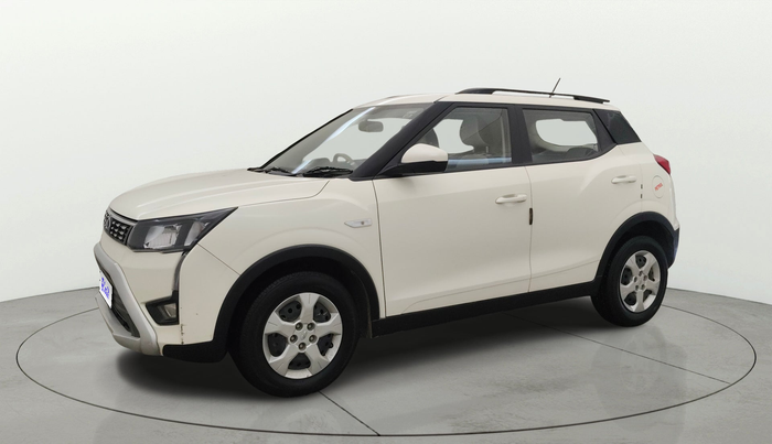 2022 Mahindra XUV300 W6 1.2 PETROL AMT, Petrol, Automatic, 36,886 km, Left Front Diagonal