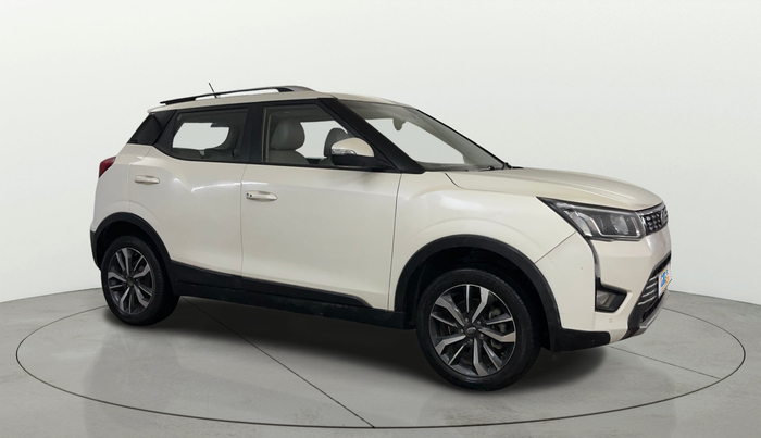 2019 Mahindra XUV300 W8 (O) 1.2 PETROL, Petrol, Manual, 75,045 km, Right Front Diagonal