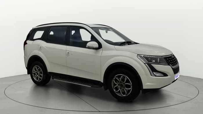 2018 Mahindra XUV500 W7 AT, Diesel, Automatic, 1,04,346 km, Right Front Diagonal