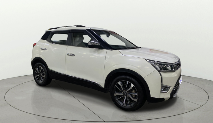 2022 Mahindra XUV300 W8 (O) 1.2 PETROL, Petrol, Manual, 73,373 km, Right Front Diagonal
