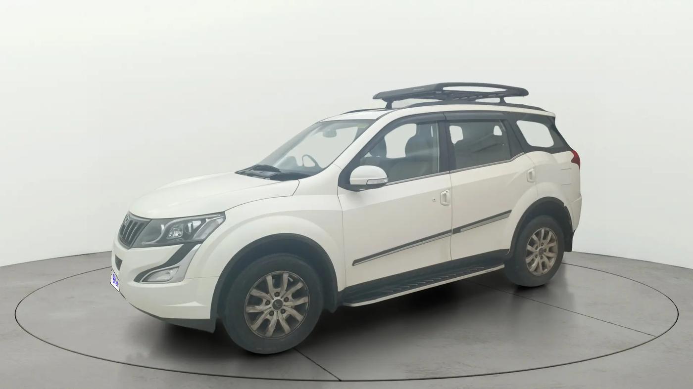 2017 Mahindra XUV500 W10 AT, Diesel, Automatic, 69,270 km, Left Front Diagonal