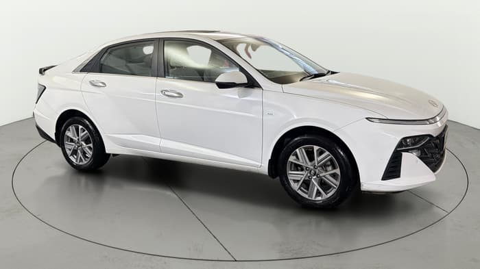 2025 Hyundai Verna SX(O) 1.5 MPI IVT , Petrol, Automatic, 4,019 km, Right Front Diagonal