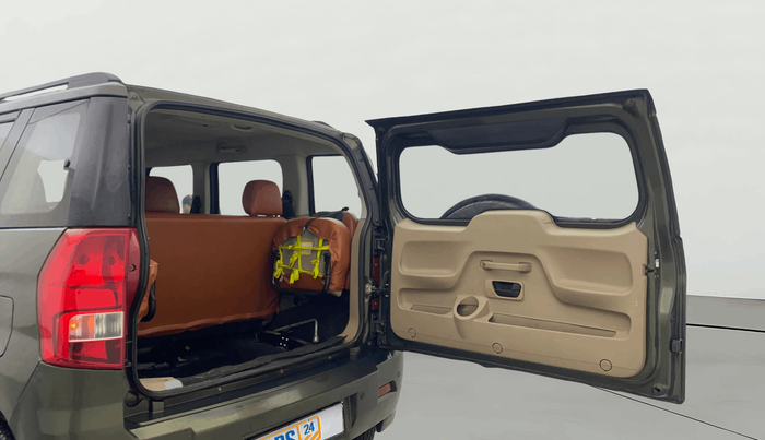 2017 Mahindra TUV300 T8, Diesel, Manual, 73,316 km, Boot Door Open