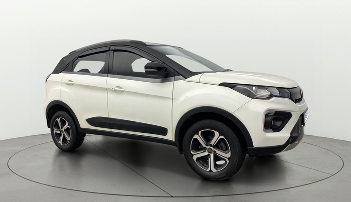 2021 Tata NEXON XZA PLUS PETROL DUAL TONE, Petrol, Automatic, 25,840 km, Right Front Diagonal