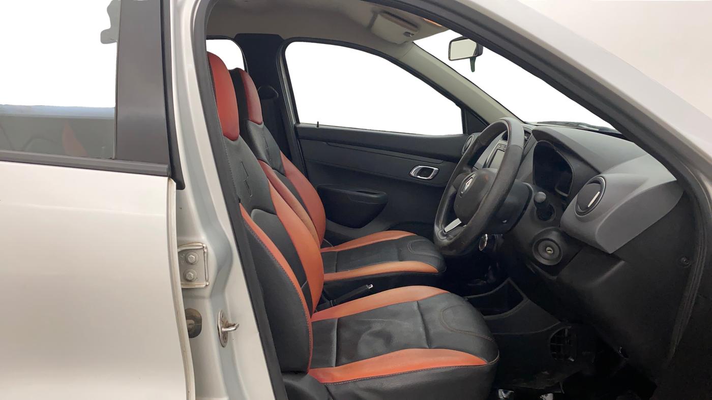 2018 Renault Kwid RXT 1.0 AMT (O), CNG, Automatic, 62,800 km, Right Side Front Door Cabin