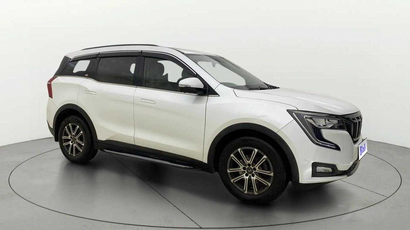 2023 Mahindra XUV700 AX 7 LUXURY P AT 7 STR, Petrol, Automatic, 33,773 km, SRP