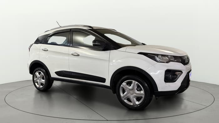 2022 Tata NEXON XM SUNROOF PETROL, Petrol, Manual, 13,680 km, Right Front Diagonal