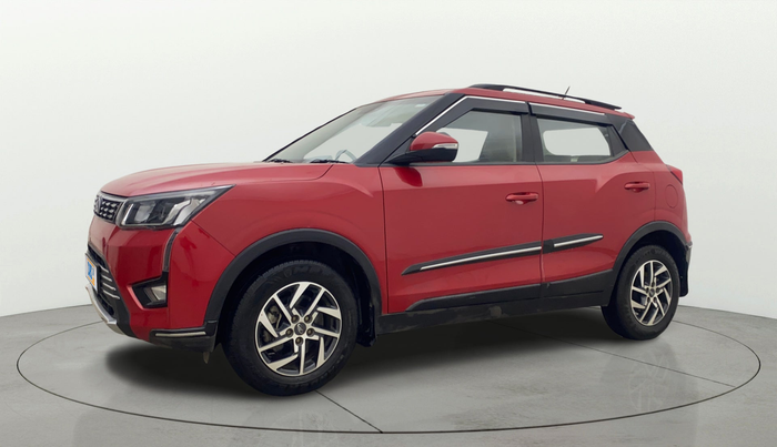2022 Mahindra XUV300 W8 (O) 1.2 PETROL, Petrol, Manual, 10,013 km, Left Front Diagonal