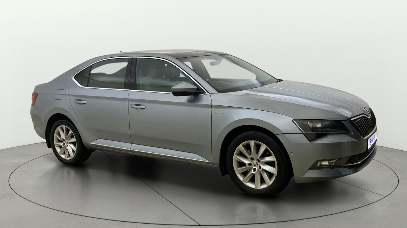 2018 Skoda Superb L&K 1.8 TSI AT, Petrol, Automatic, 70,106 km, Right Front Diagonal