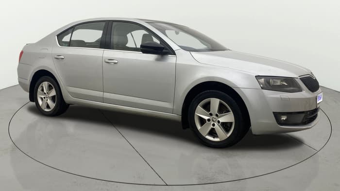 2016 Skoda Octavia STYLE PLUS AT 1.8 TSI, Petrol, Automatic, 94,300 km, Right Front Diagonal