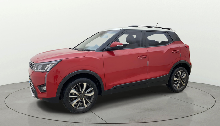 2021 Mahindra XUV300 W8(O) 1.2 PETROL DUAL TONE, Petrol, Manual, 49,232 km, Left Front Diagonal