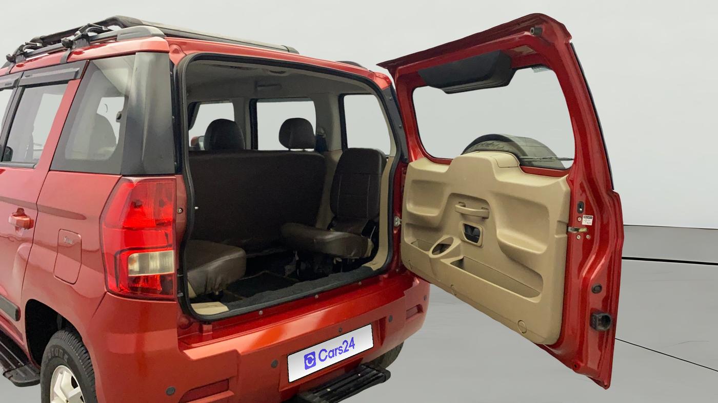 2016 Mahindra TUV300 T8 AMT, Diesel, Automatic, 55,961 km, Boot Door Open