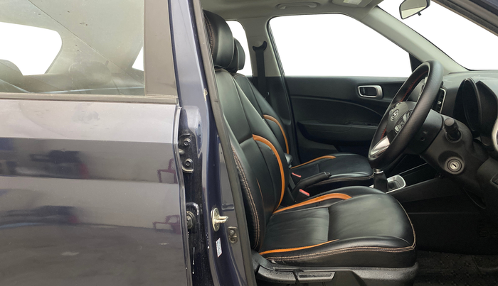 2020 Hyundai VENUE SX 1.0 TURBO, Petrol, Manual, 88,104 km, Right Side Front Door Cabin