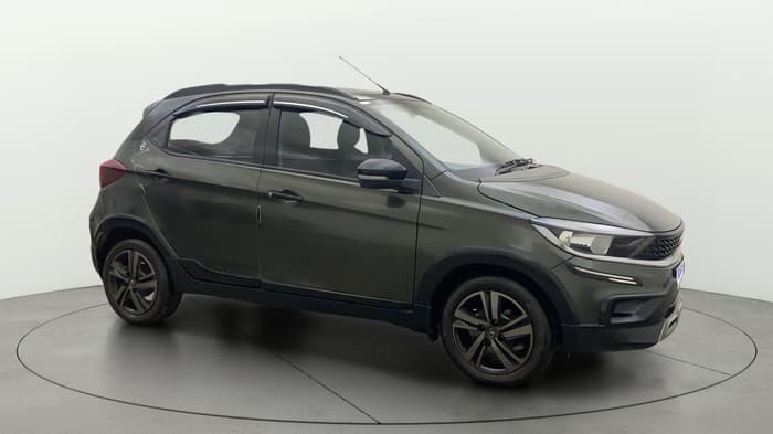 2023 Tata TIAGO NRG XZ AMT, Petrol, Automatic, 27,399 km, Right Front Diagonal