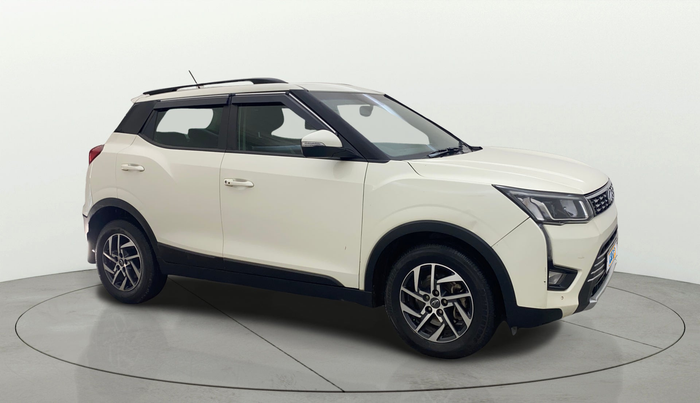 2022 Mahindra XUV300 W8 (O) 1.5 DIESEL, Diesel, Manual, 78,278 km, Right Front Diagonal
