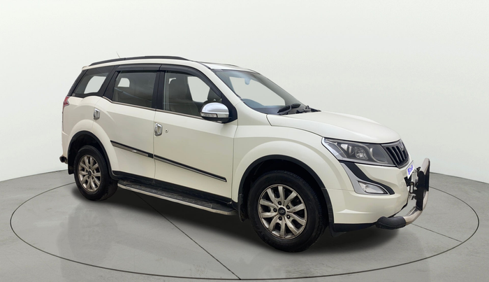 2016 Mahindra XUV500 W10, Diesel, Manual, 1,05,526 km, SRP
