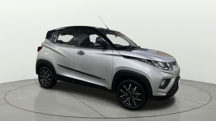 2018 Mahindra KUV 100 NXT K8 P 6 STR, Petrol, Manual, 65,378 km, Right Front Diagonal