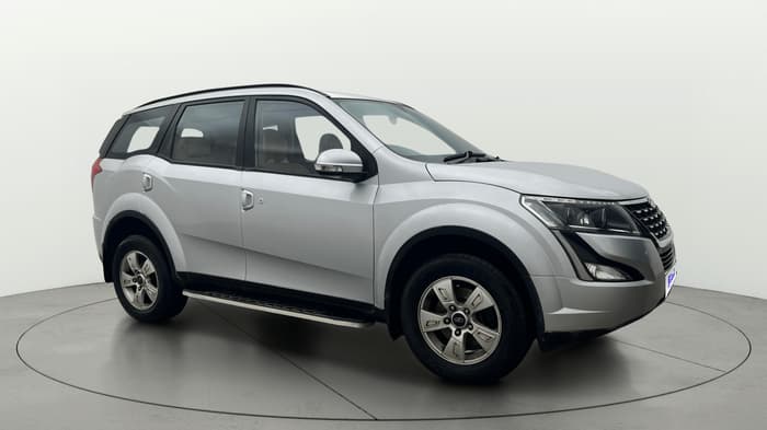2019 Mahindra XUV500 W7 AT, Diesel, Automatic, 1,26,639 km, Right Front Diagonal