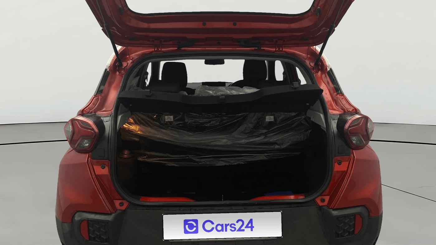 2025 Tata PUNCH Creative Plus (S) AMT, Petrol, Automatic, 19,349 km, Boot Open Zoomed View