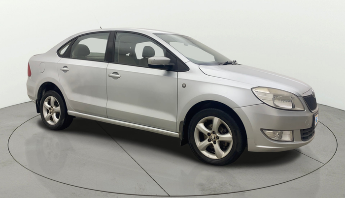 2013 Skoda Rapid AMBITION 1.6 TDI CR MT PLUS, Diesel, Manual, 89,400 km, Right Front Diagonal