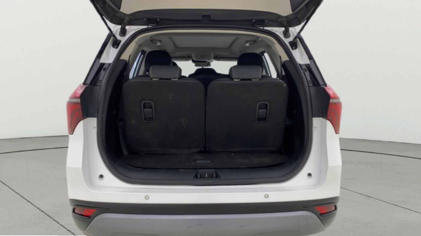 2022 Mahindra XUV700 AX 7 LUXURY P AT 7 STR, Petrol, Automatic, 38,547 km, Boot Open Zoomed View